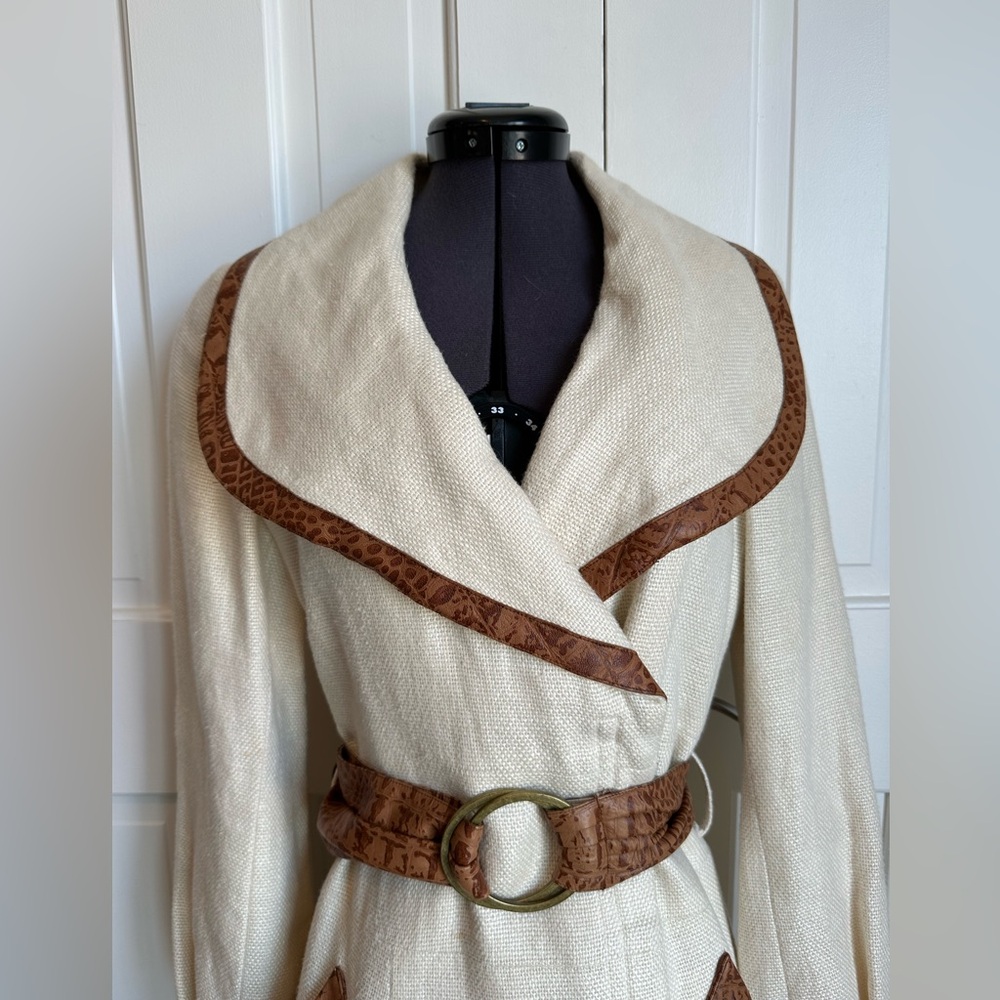 Yaya Linen Coat - Picture 3 of 14